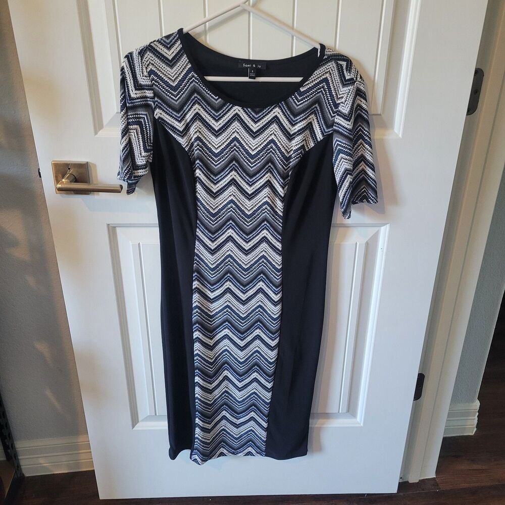 Sami & Jo Black Black and white geometric Sheath Dress Short Sleeve Size Small